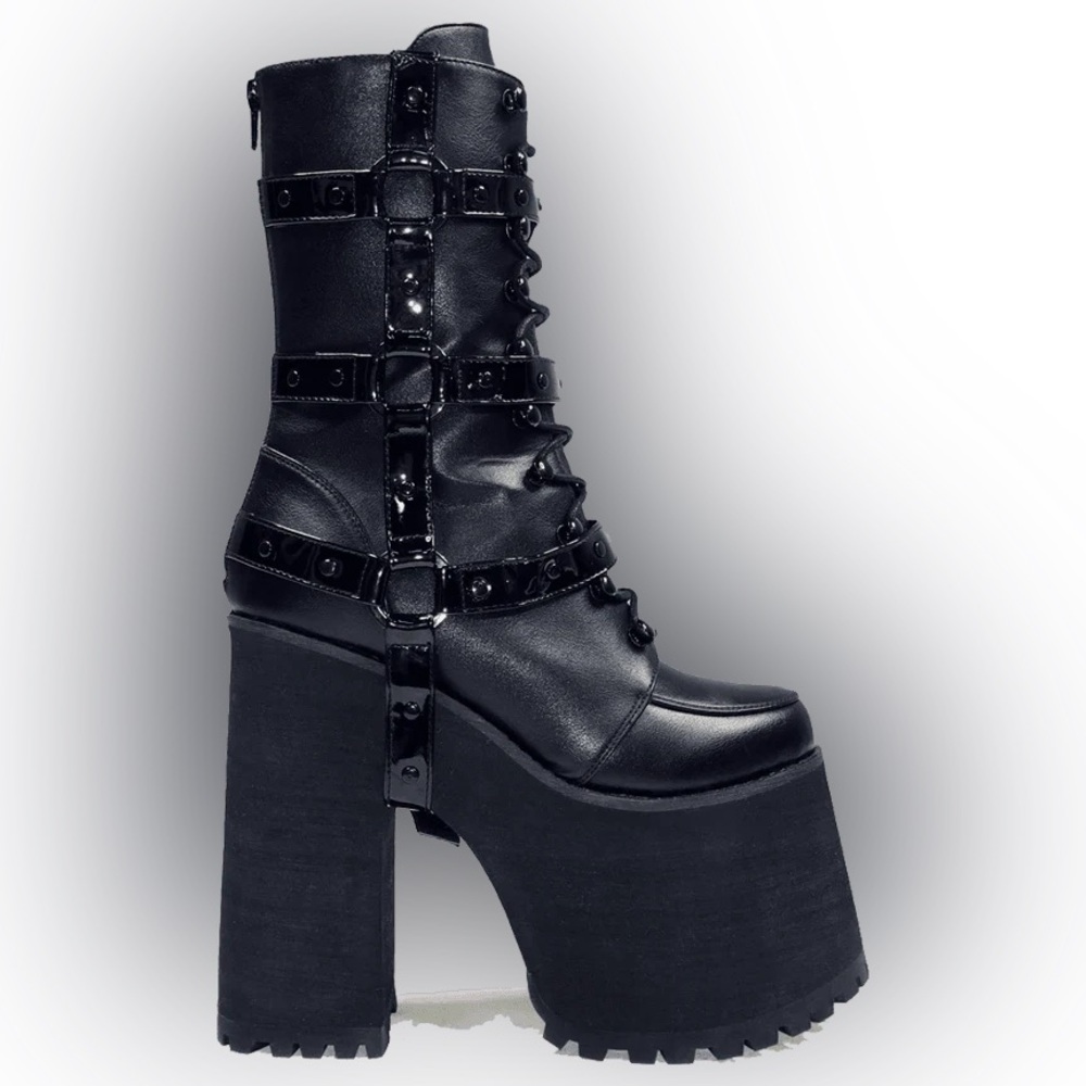 Y.R.U major bondage platform boot